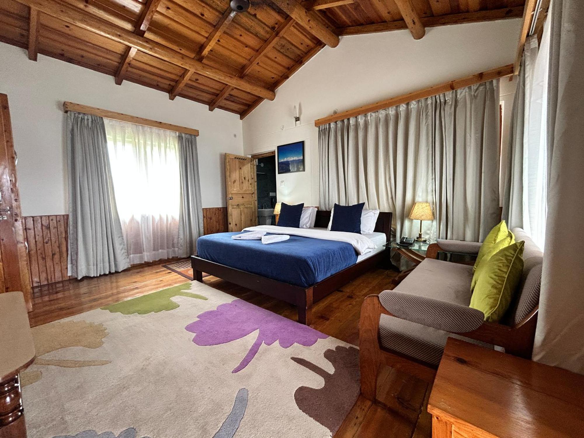 אלמורה Kasar Himalaya Holiday Resort, Binsar Rd מראה חיצוני תמונה