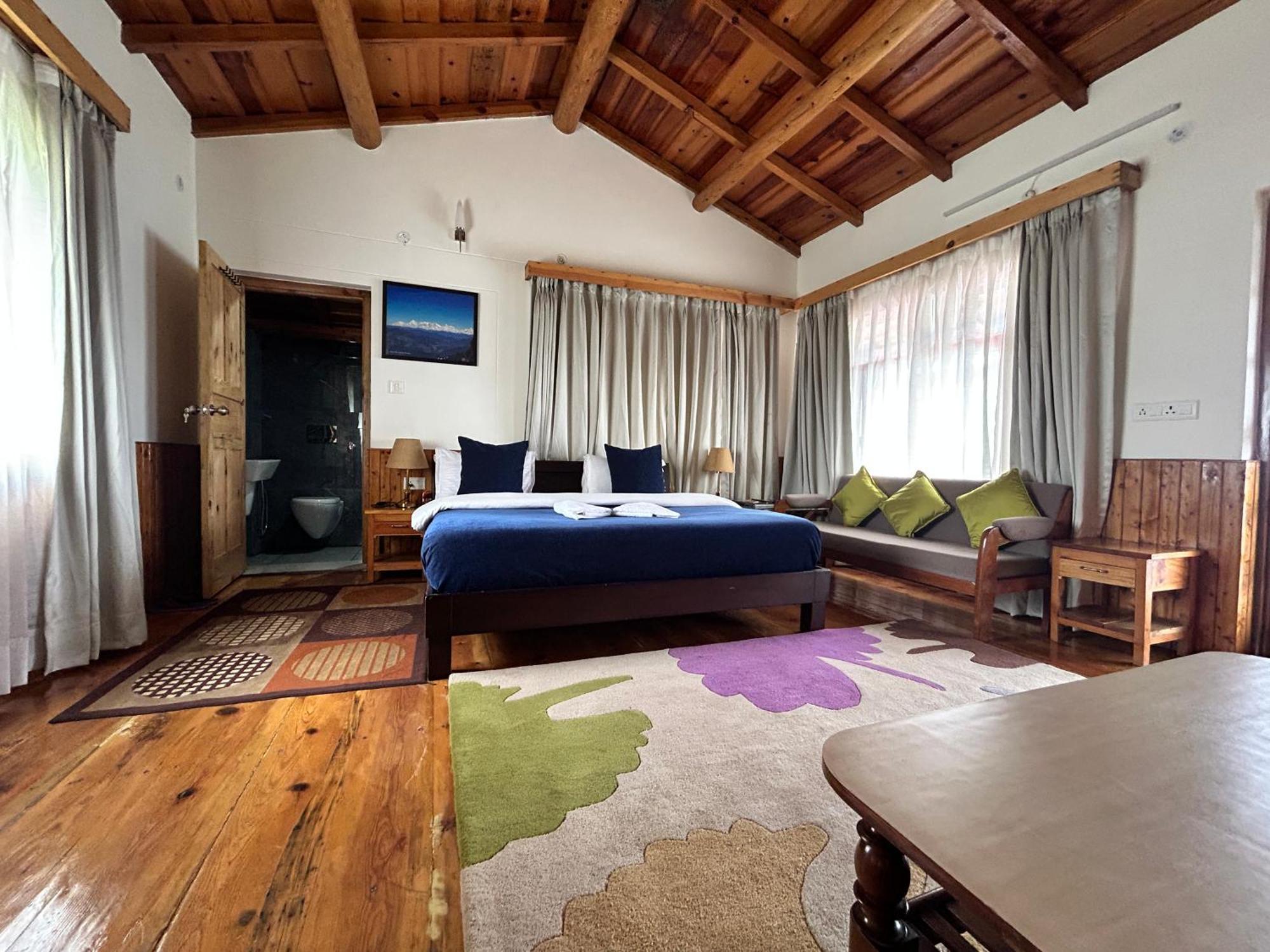 אלמורה Kasar Himalaya Holiday Resort, Binsar Rd מראה חיצוני תמונה