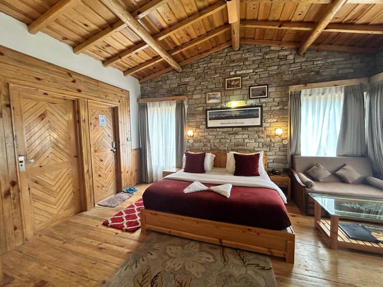 אלמורה Kasar Himalaya Holiday Resort, Binsar Rd מראה חיצוני תמונה