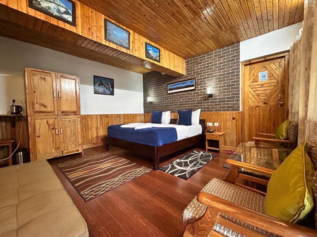 אלמורה Kasar Himalaya Holiday Resort, Binsar Rd מראה חיצוני תמונה