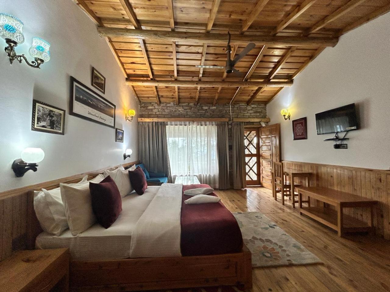 אלמורה Kasar Himalaya Holiday Resort, Binsar Rd מראה חיצוני תמונה