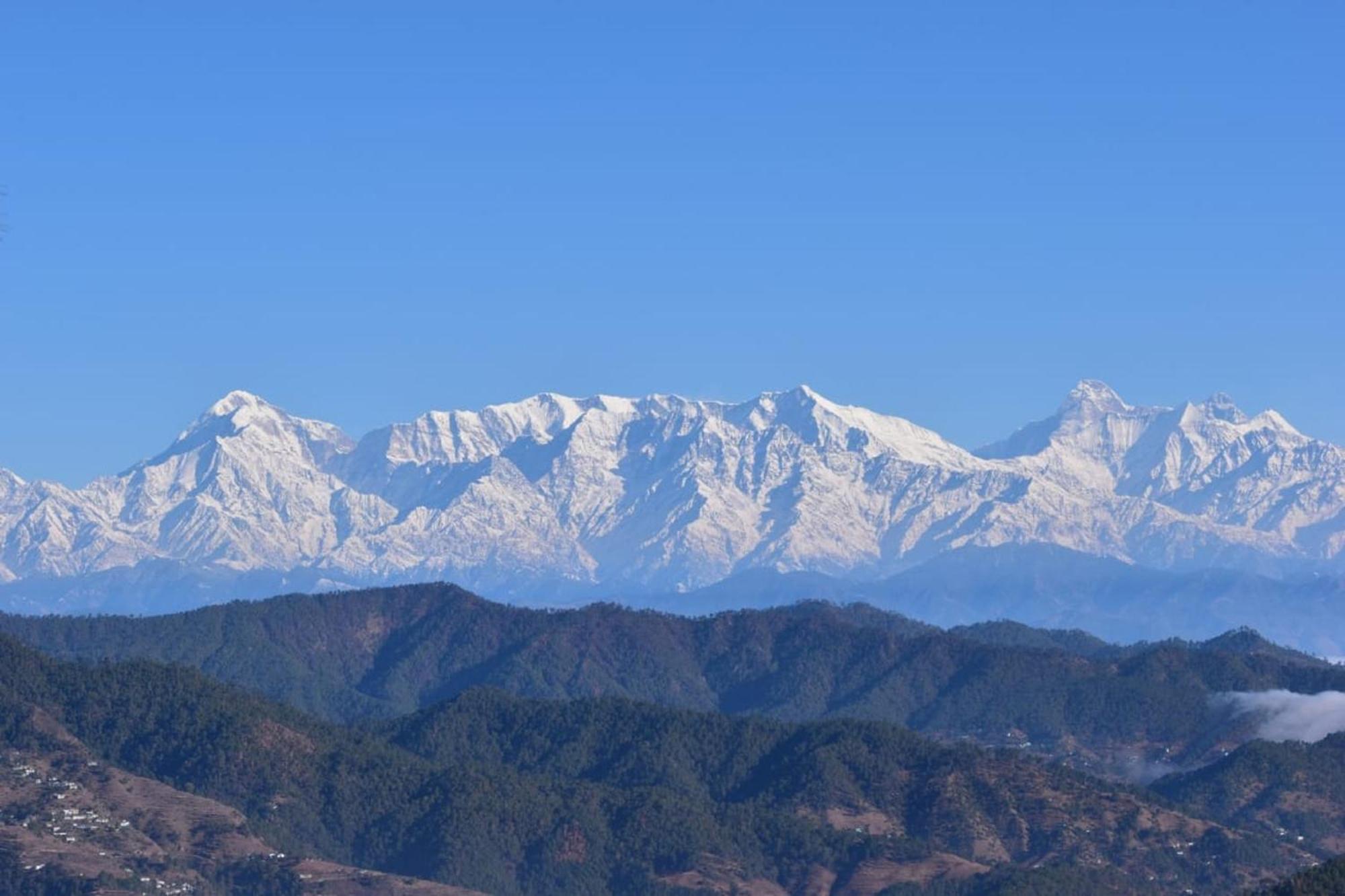 אלמורה Kasar Himalaya Holiday Resort, Binsar Rd מראה חיצוני תמונה