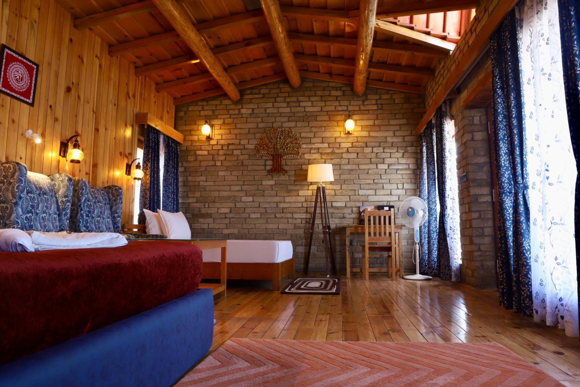 אלמורה Kasar Himalaya Holiday Resort, Binsar Rd מראה חיצוני תמונה