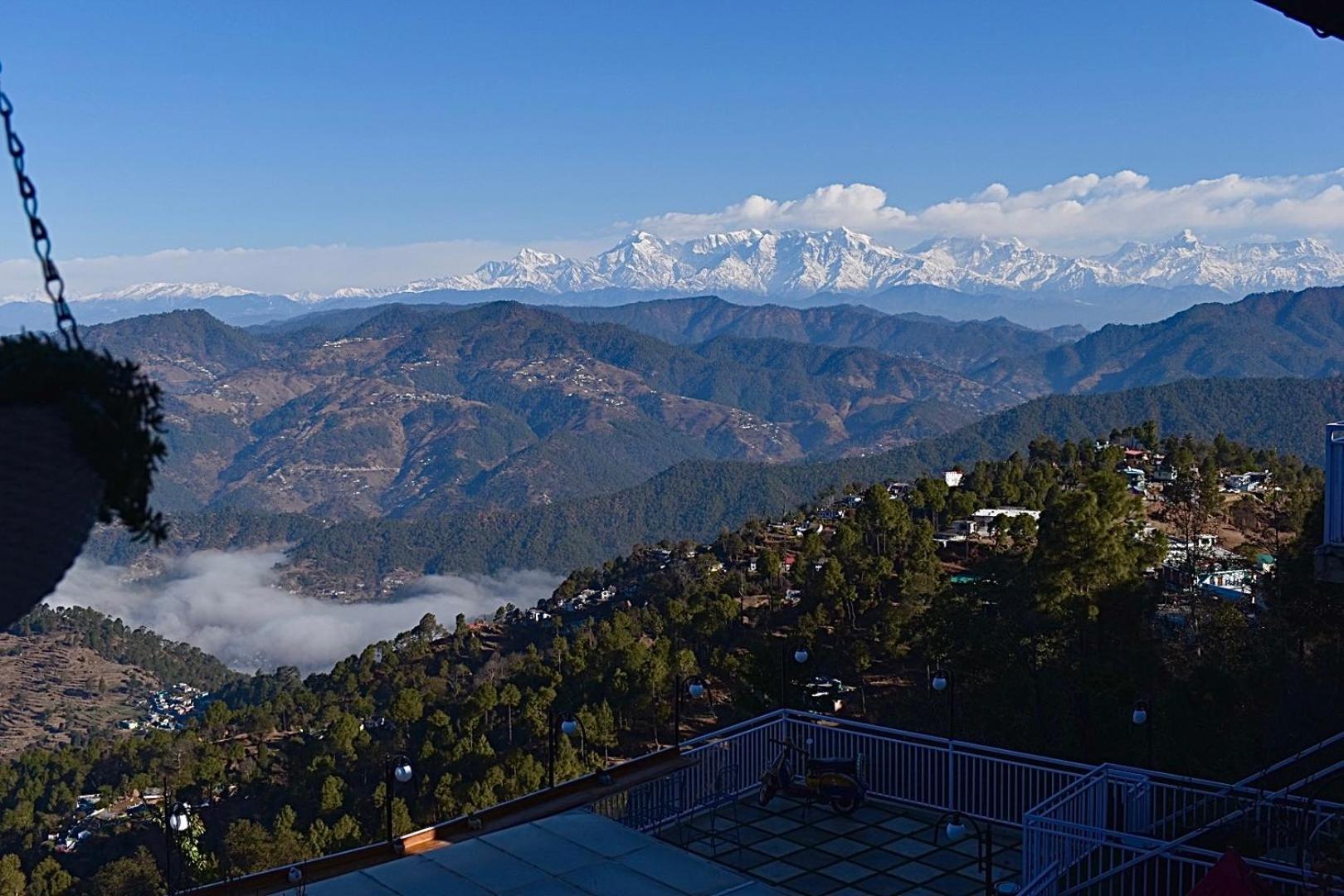 אלמורה Kasar Himalaya Holiday Resort, Binsar Rd מראה חיצוני תמונה