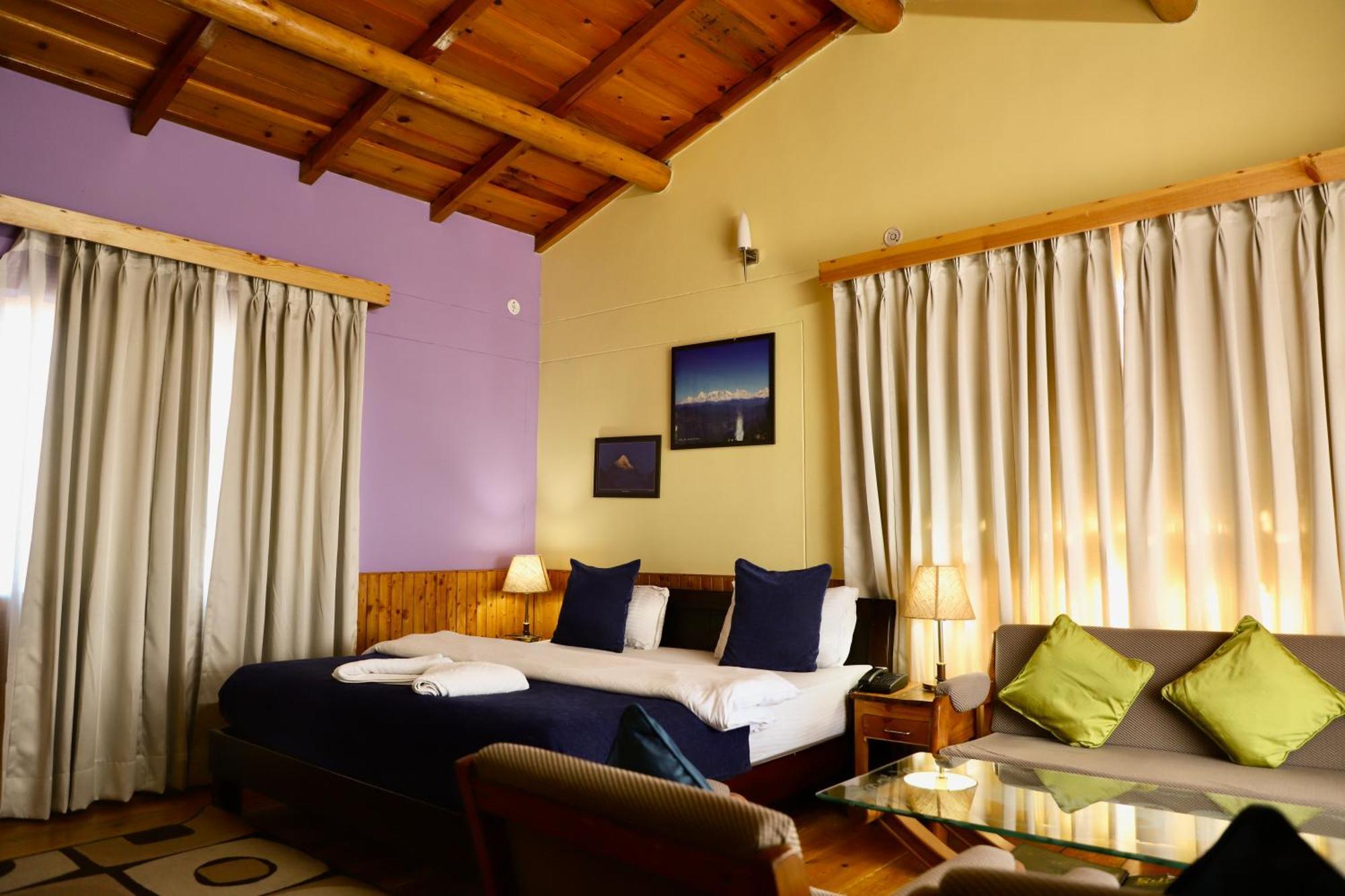 אלמורה Kasar Himalaya Holiday Resort, Binsar Rd מראה חיצוני תמונה