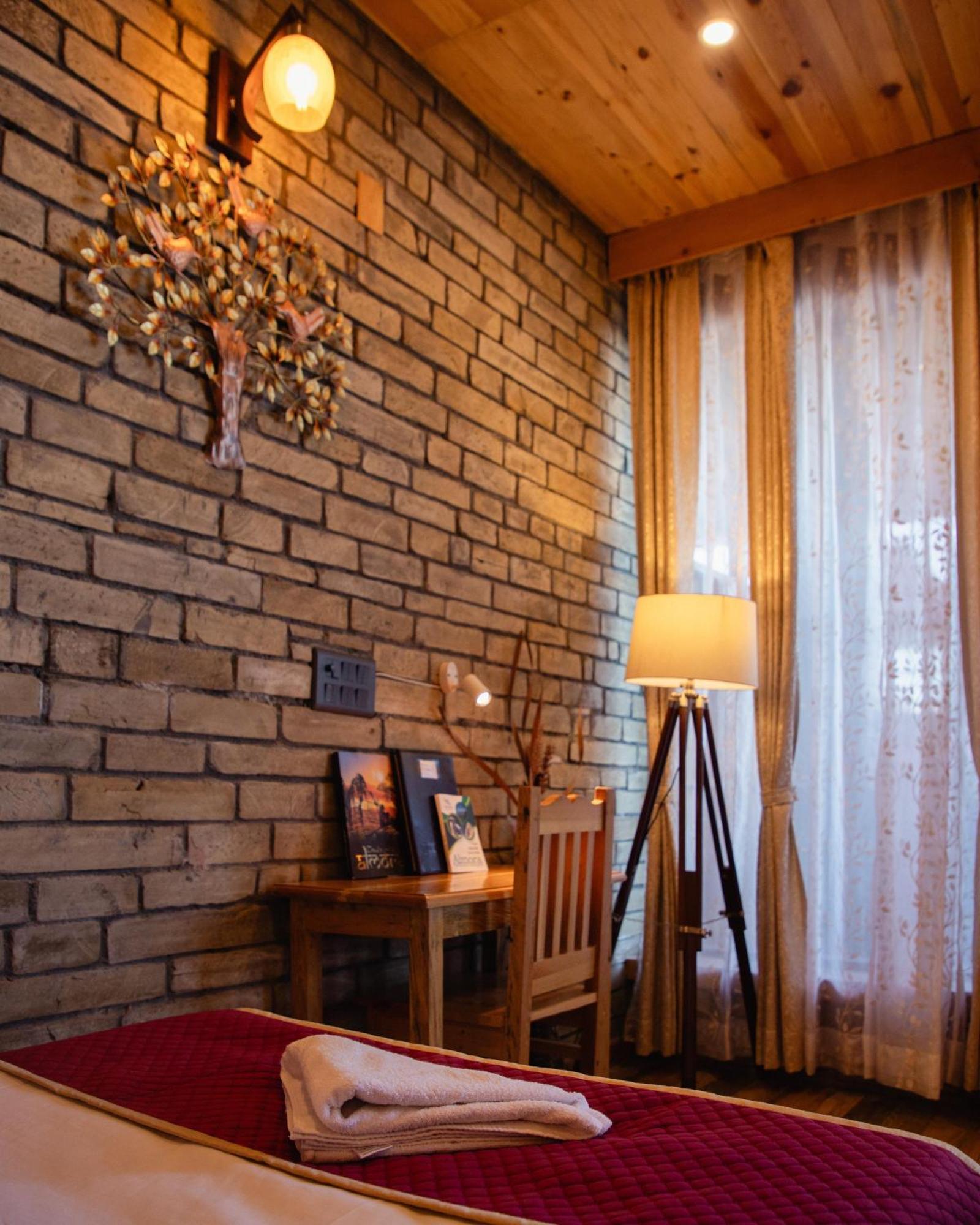 אלמורה Kasar Himalaya Holiday Resort, Binsar Rd מראה חיצוני תמונה